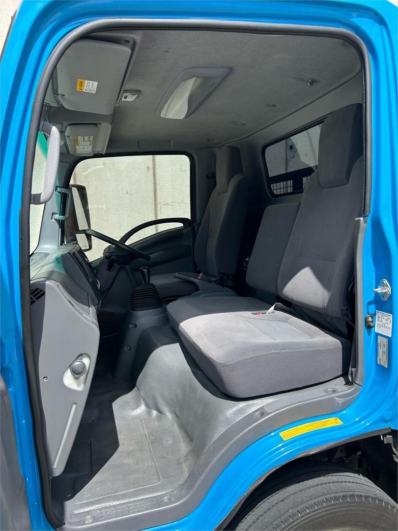 2014 Isuzu N Series NQR 450 image 11