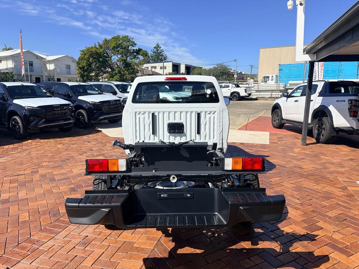 2026 Isuzu D-MAX SX High Ride MY25.5 4x2 image 7