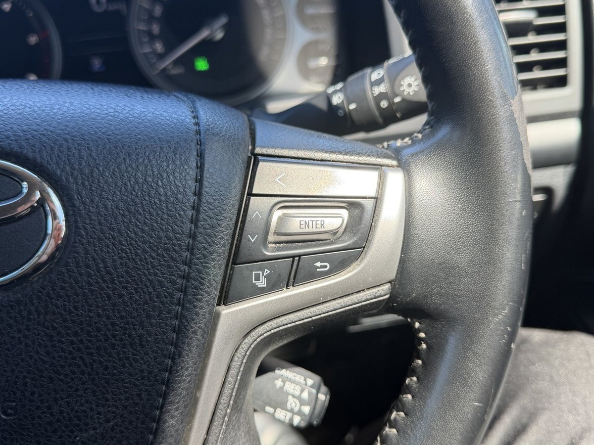 2019 Toyota Landcruiser image 17