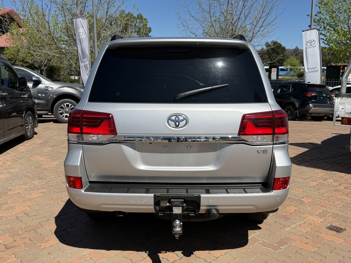 2019 Toyota Landcruiser image 5