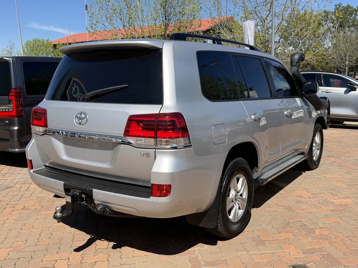 2019 Toyota Landcruiser image 6