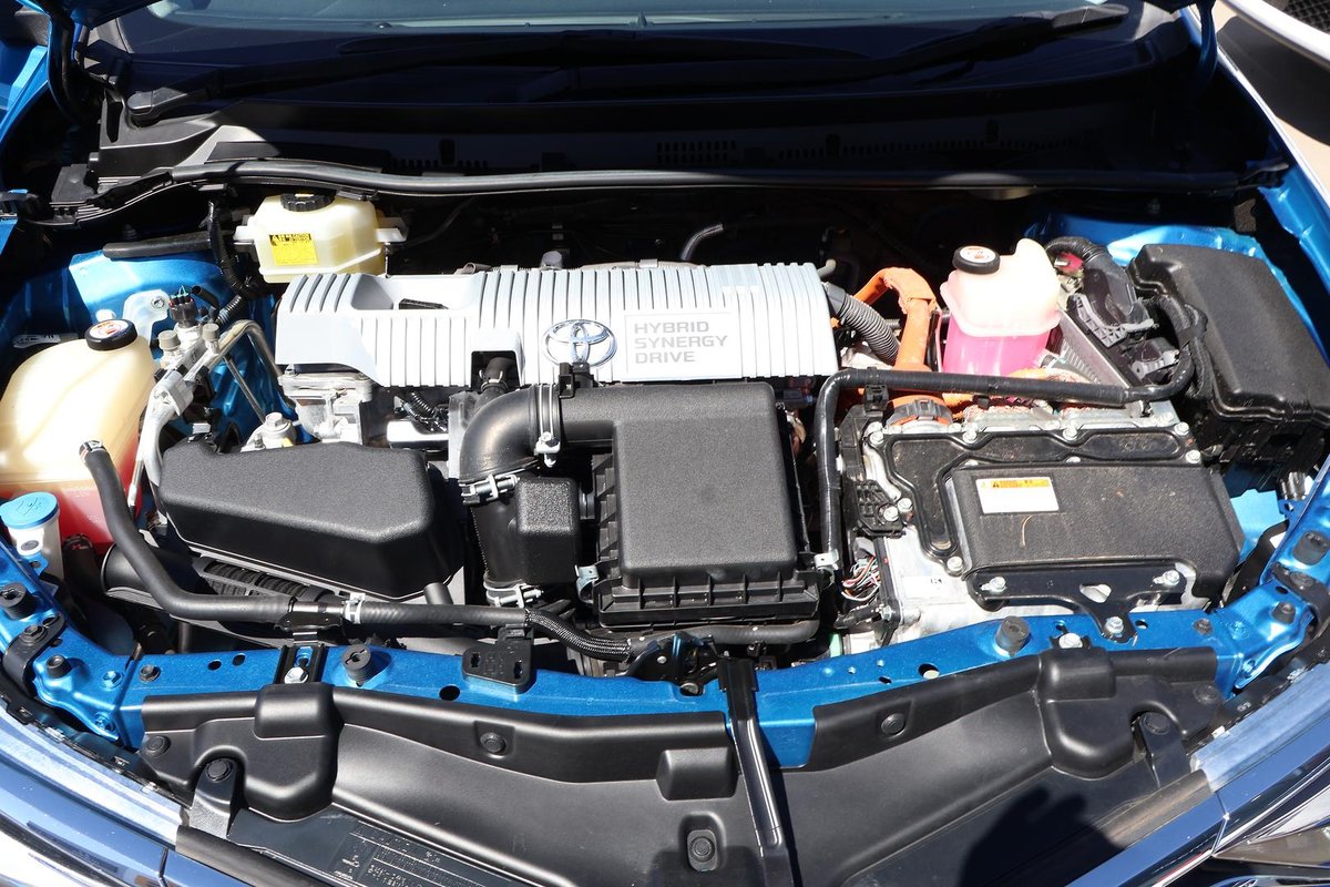 2017 Toyota Corolla Hybrid ZWE186R image 14