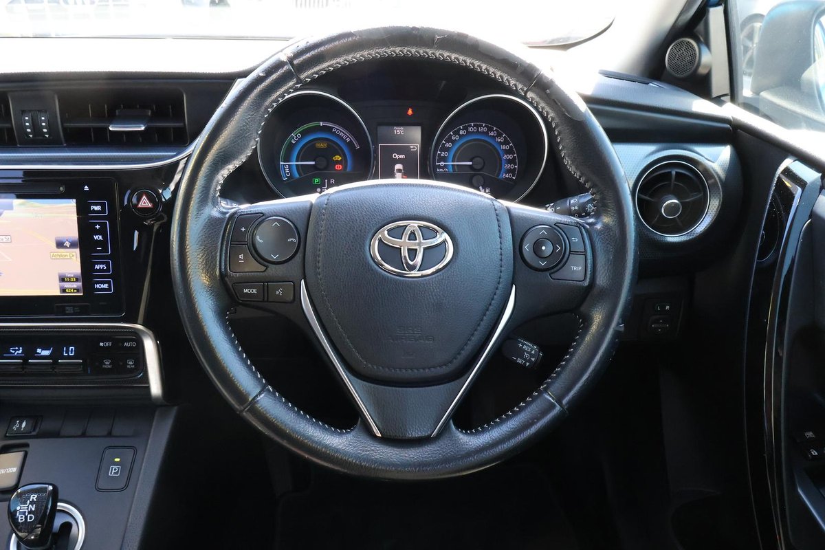 2017 Toyota Corolla Hybrid ZWE186R image 18