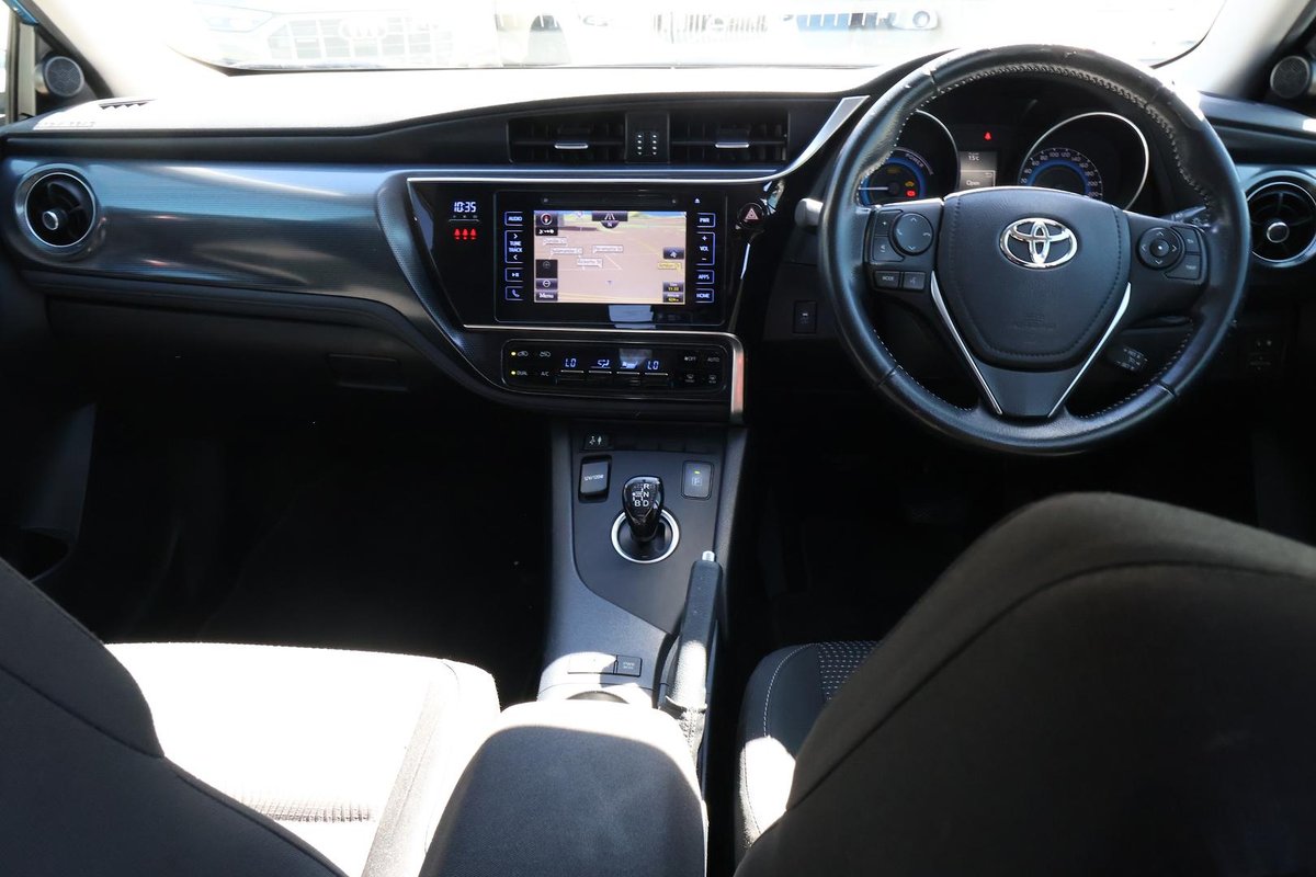 2017 Toyota Corolla Hybrid ZWE186R image 19