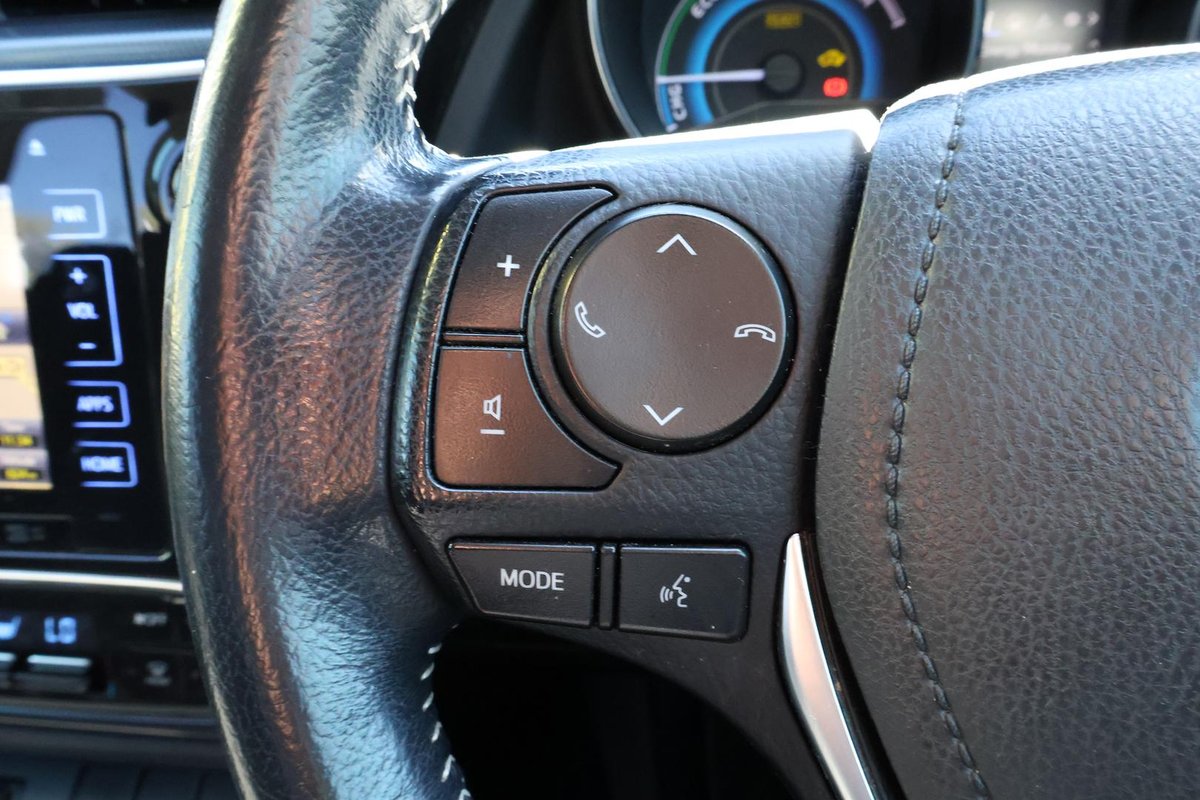 2017 Toyota Corolla Hybrid ZWE186R image 28