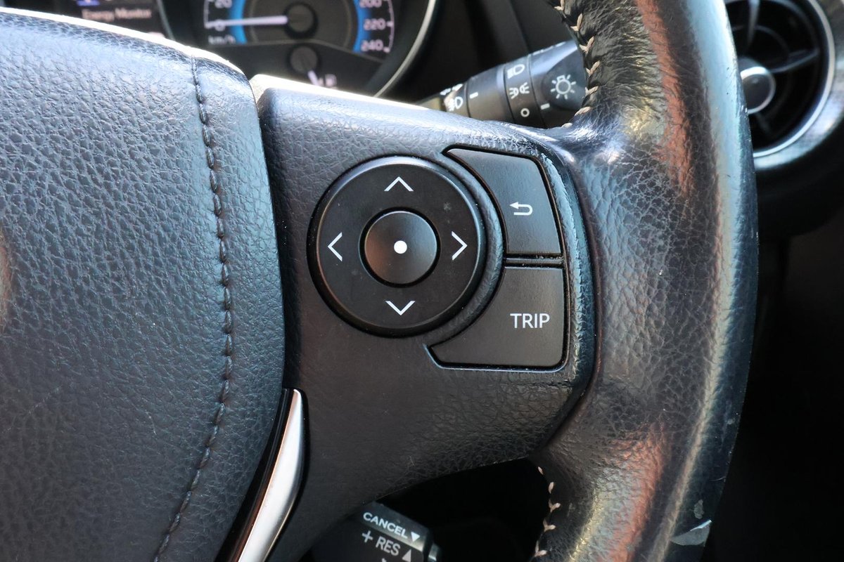 2017 Toyota Corolla Hybrid ZWE186R image 29