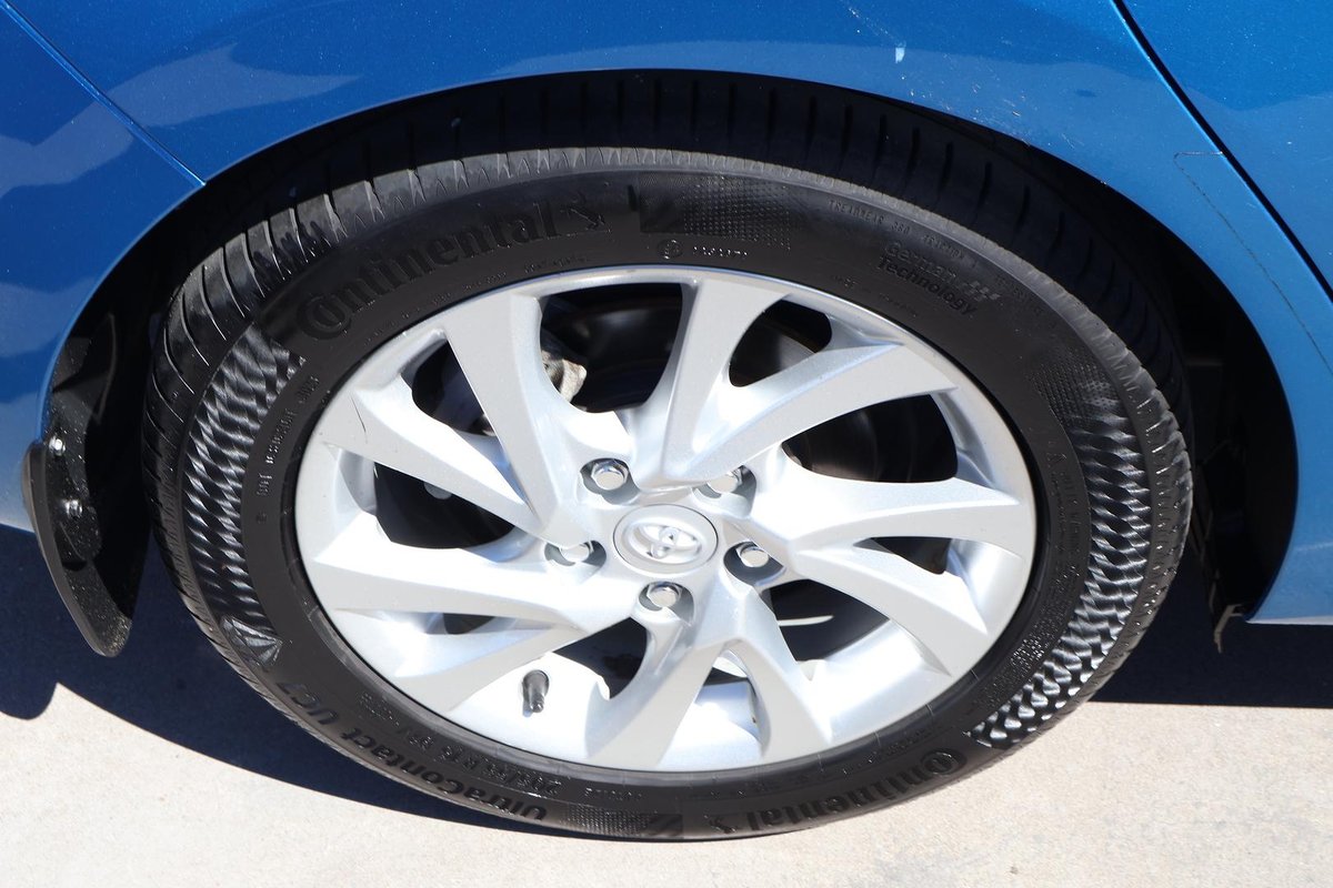 2017 Toyota Corolla Hybrid ZWE186R image 7