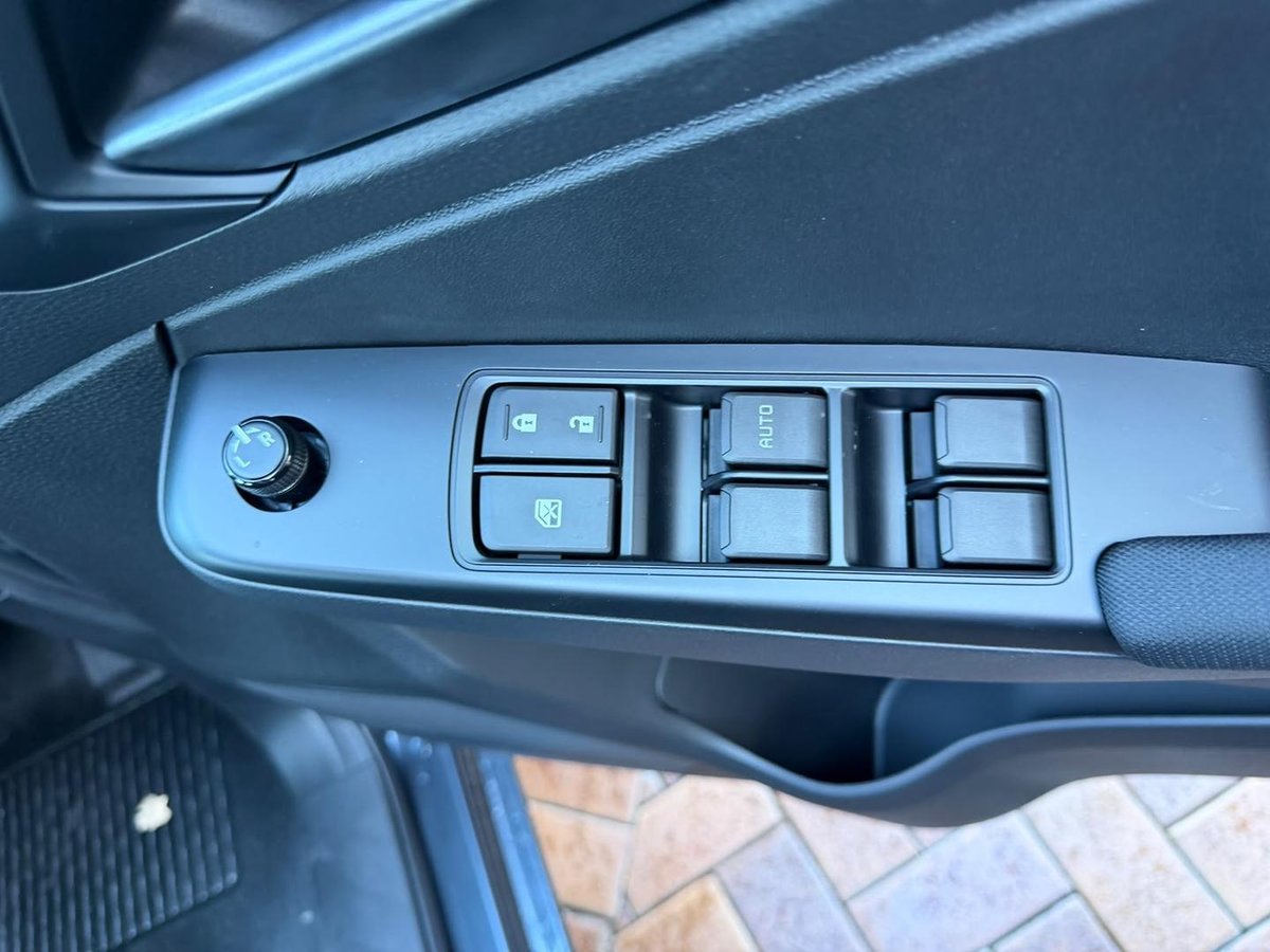 2026 Isuzu D-MAX SX MY25.5 4X4 Dual Range image 17