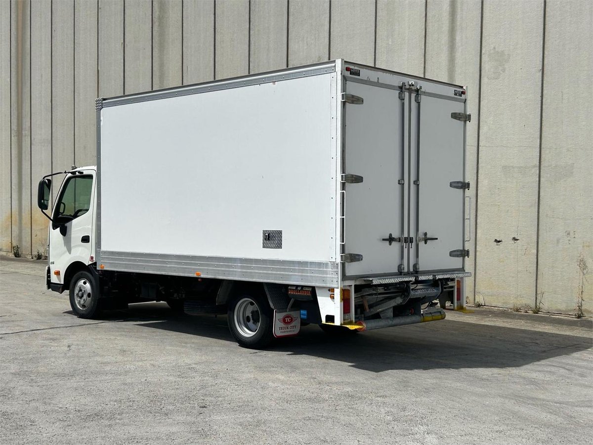 2022 Hino 300 Series 616 image 3