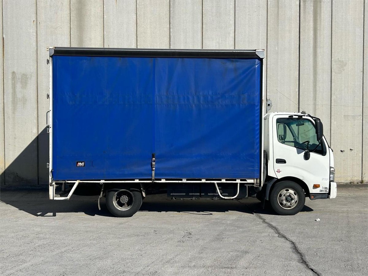 2016 Hino 300 717 image 8