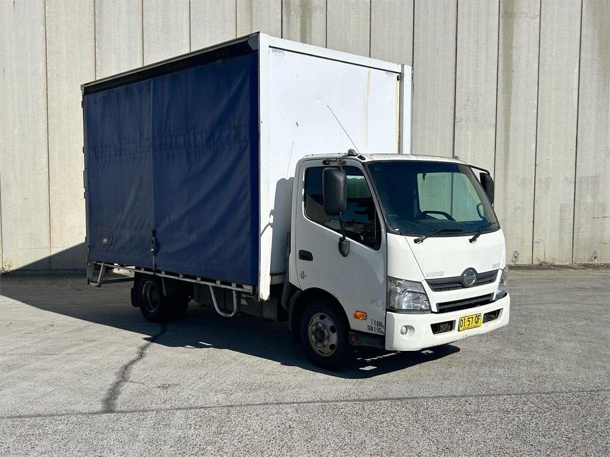 2016 Hino 300 717 image 10