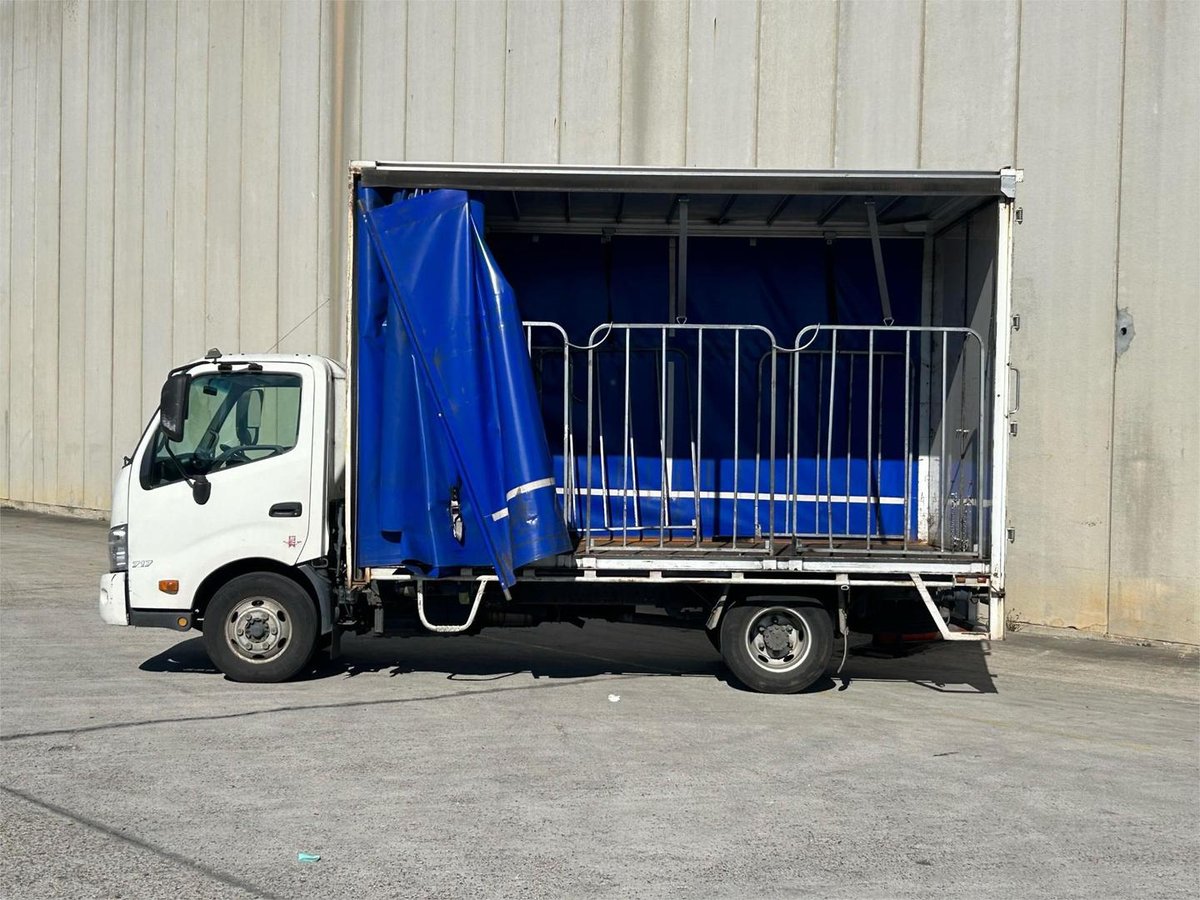 2016 Hino 300 717 image 3