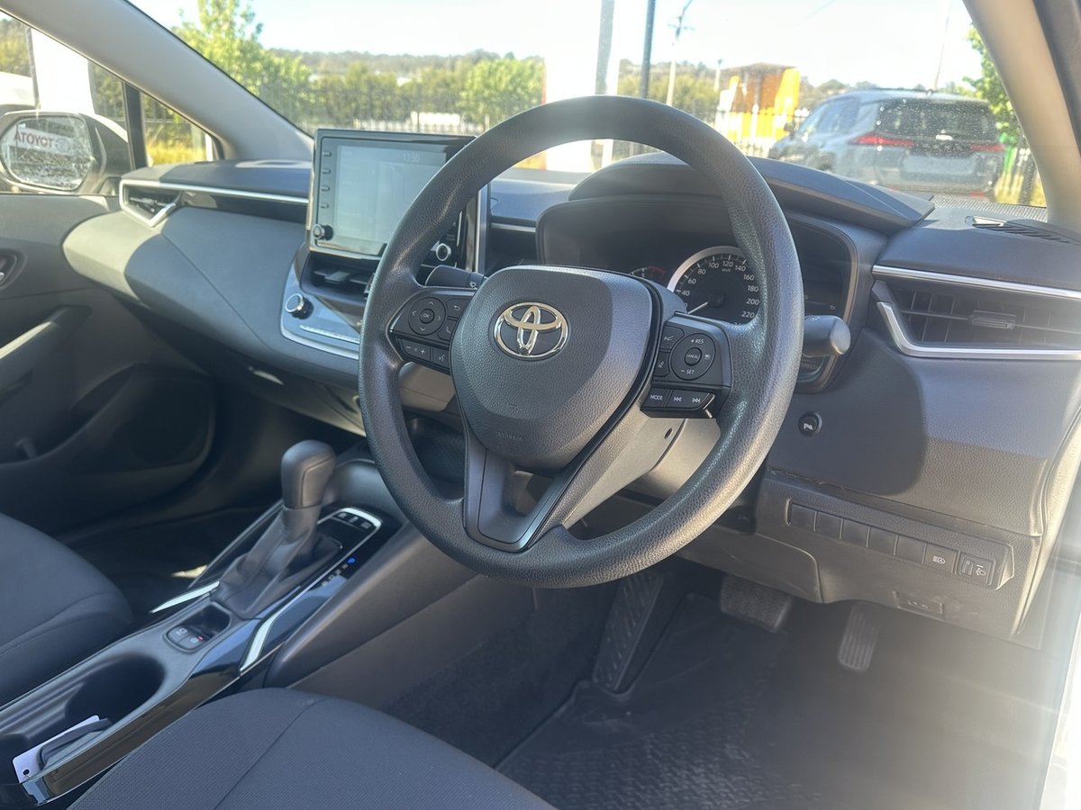2021 Toyota Corolla Ascent Sport image 10