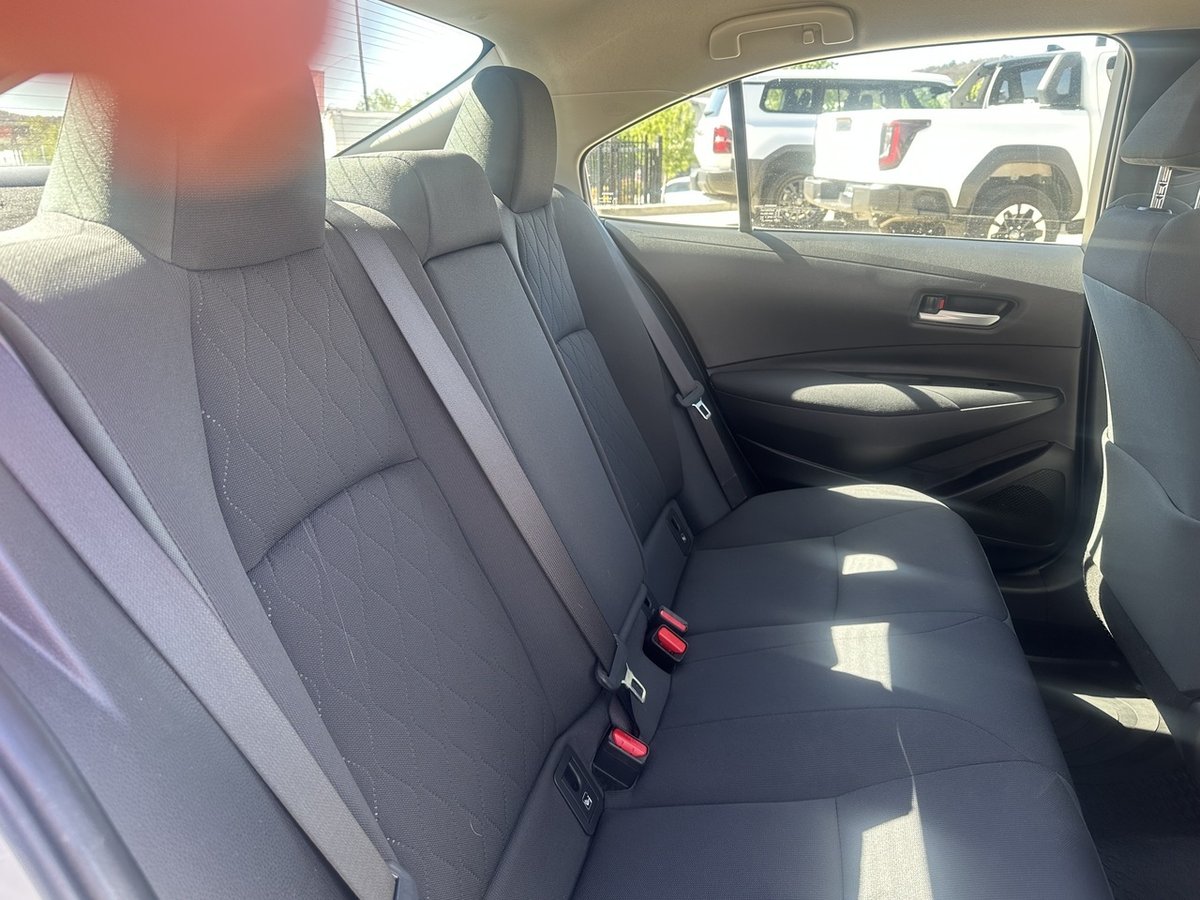 2021 Toyota Corolla Ascent Sport image 13