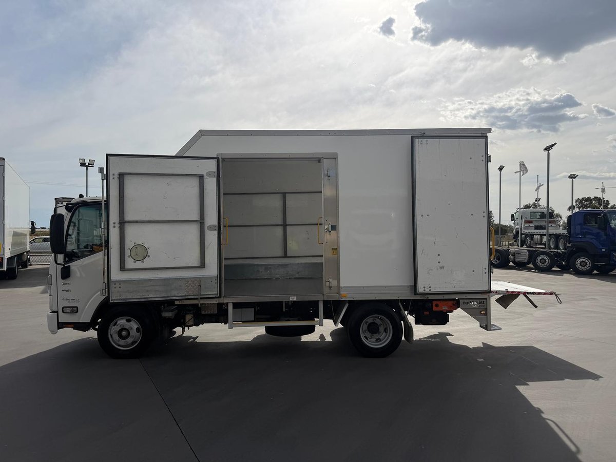 2023 Isuzu N Series NPR 45/55-155 image 16