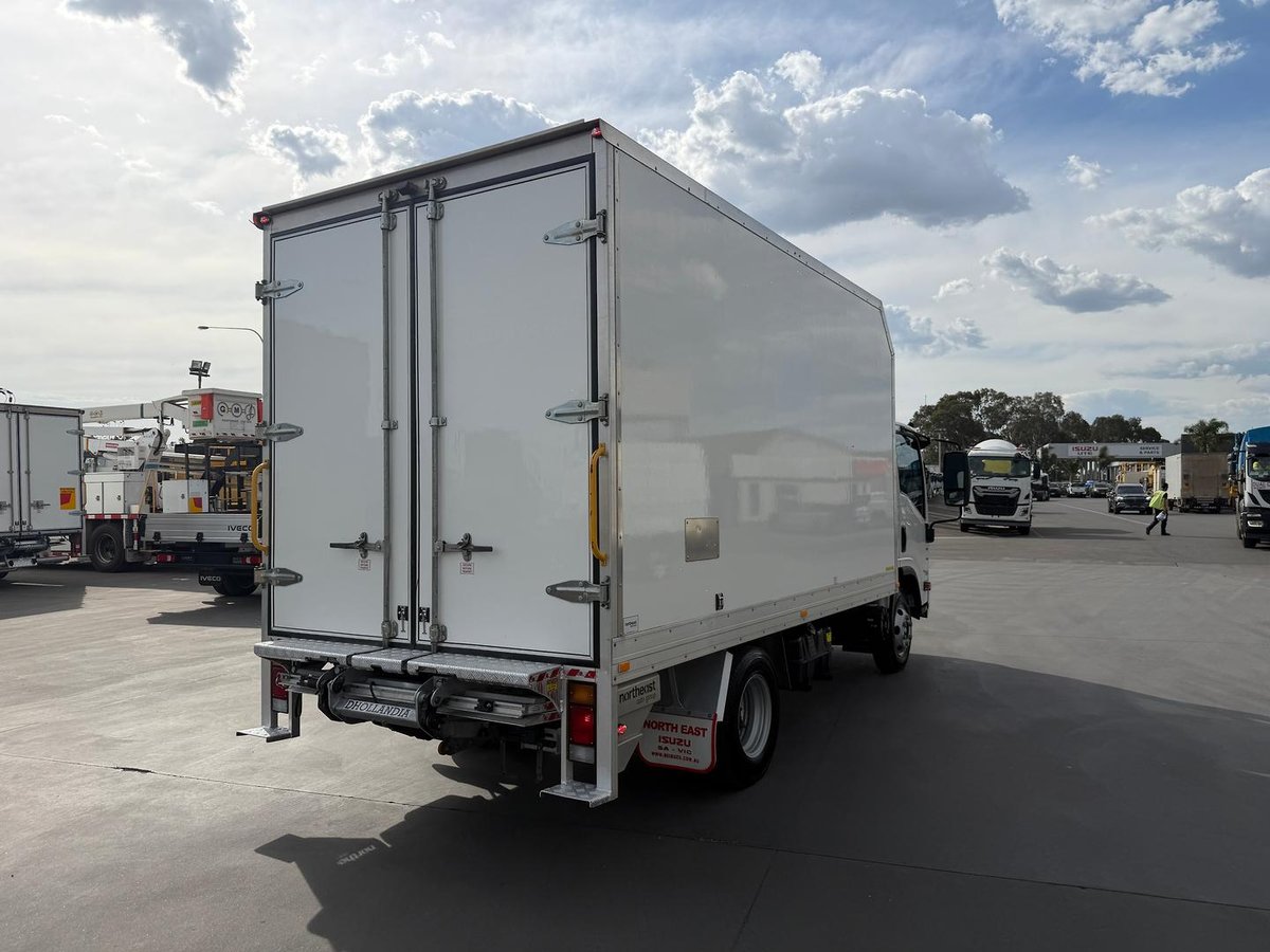 2023 Isuzu N Series NPR 45/55-155 image 7