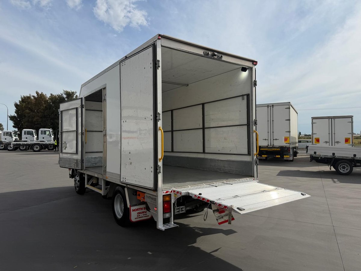 2023 Isuzu N Series NPR 45/55-155 image 15