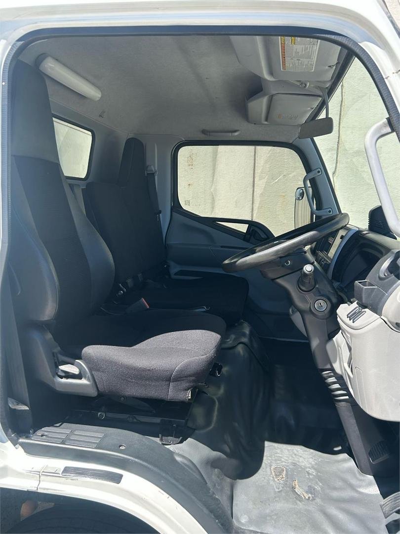 2019 Mitsubishi Canter 815 image 12