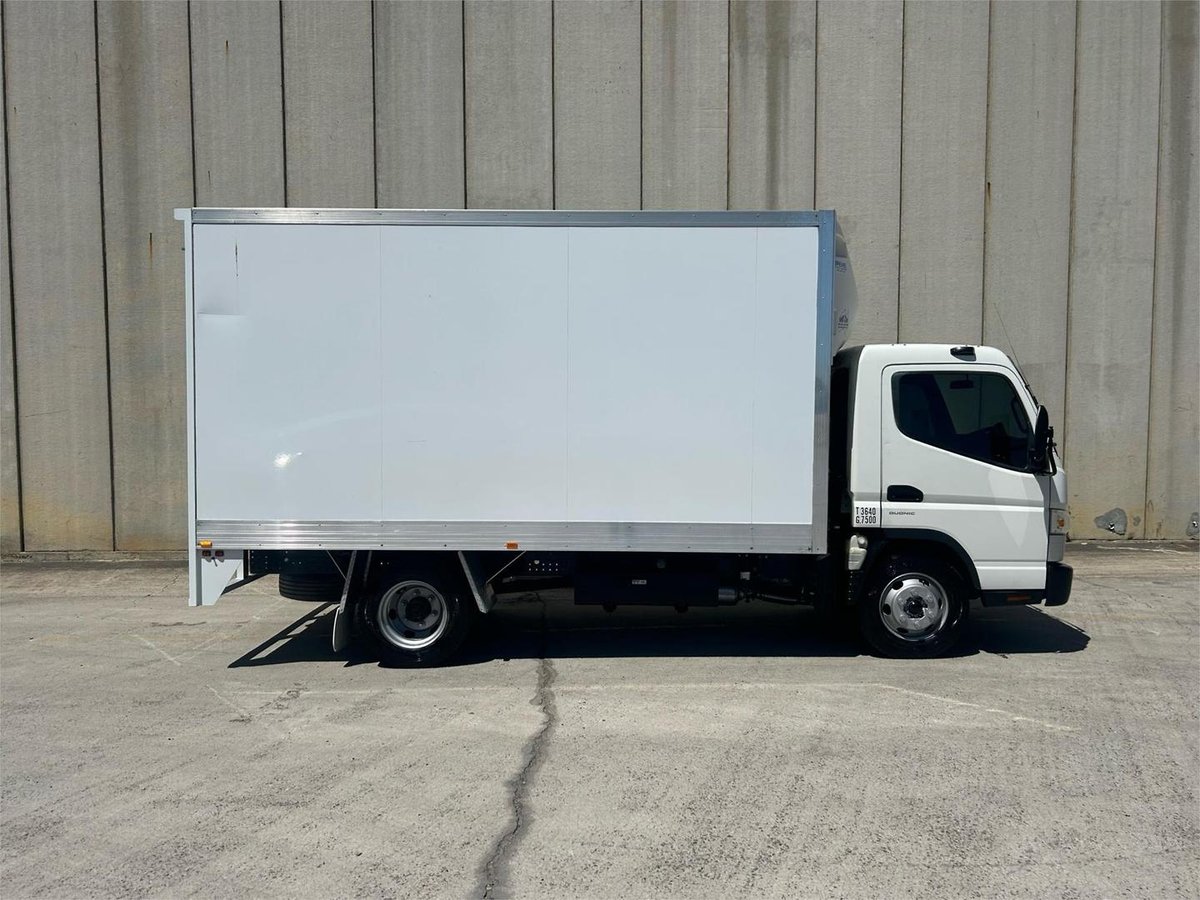 2019 Mitsubishi Canter 815 image 8