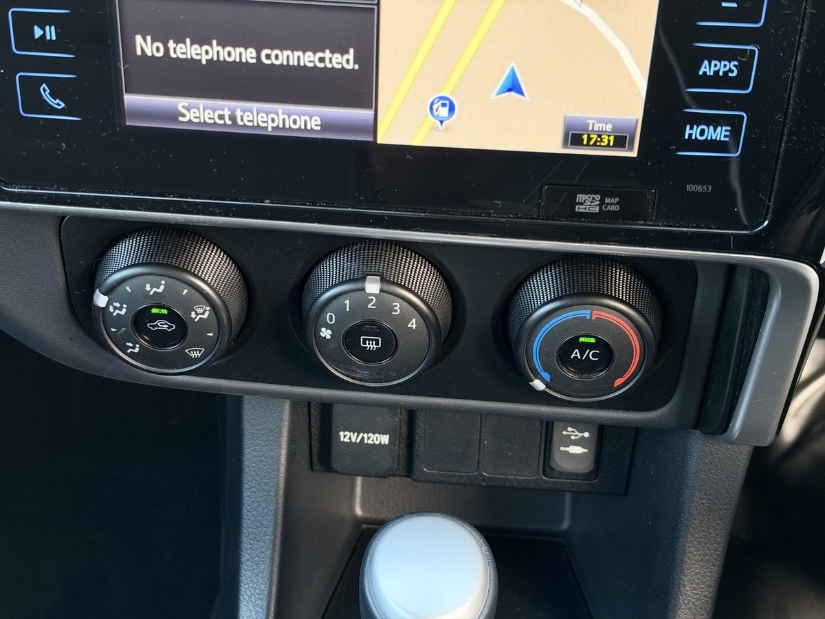 2018 Toyota Corolla SX ZRE172R image 15