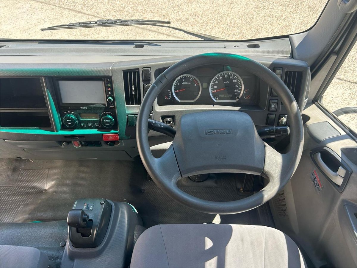 2015 Isuzu N Series NPR 45/55-155 image 12