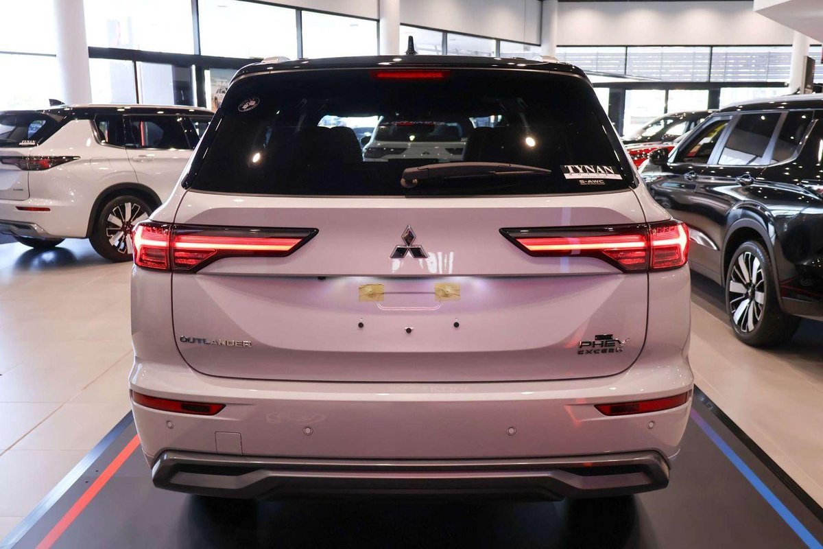 2025 Mitsubishi Outlander PHEV Exceed Tourer ZM MY25 AWD image 6