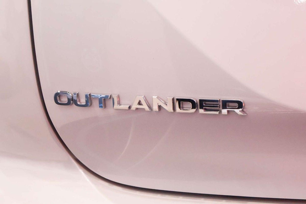 2025 Mitsubishi Outlander PHEV Exceed Tourer ZM MY25 AWD image 23