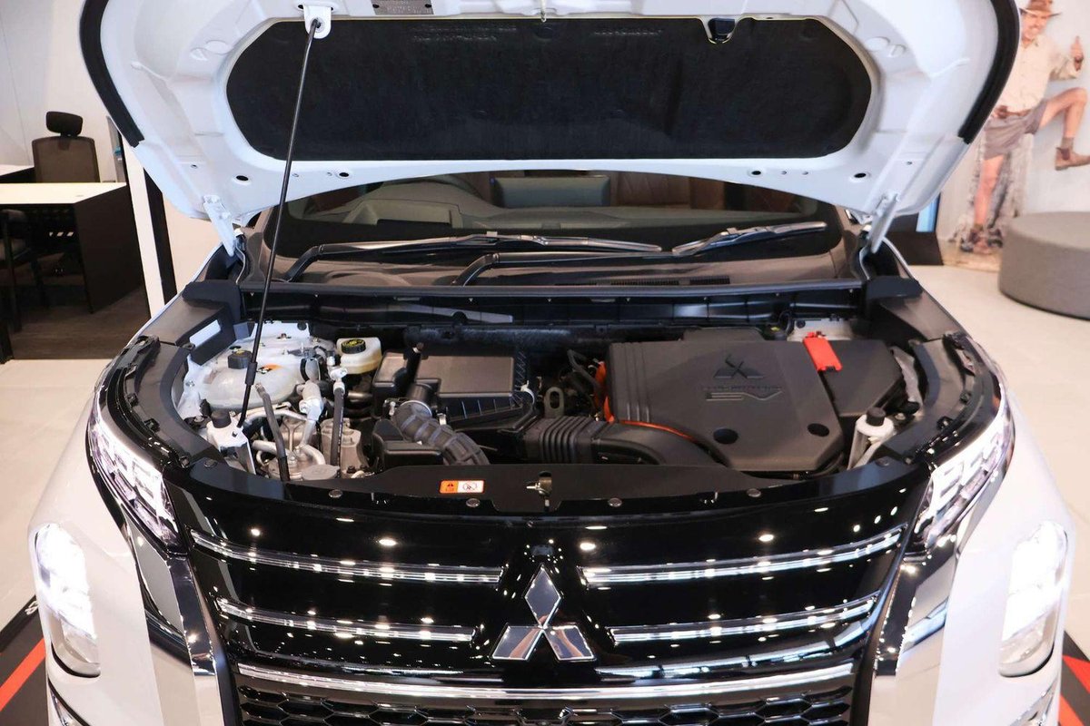 2025 Mitsubishi Outlander PHEV Exceed Tourer ZM MY25 AWD image 26