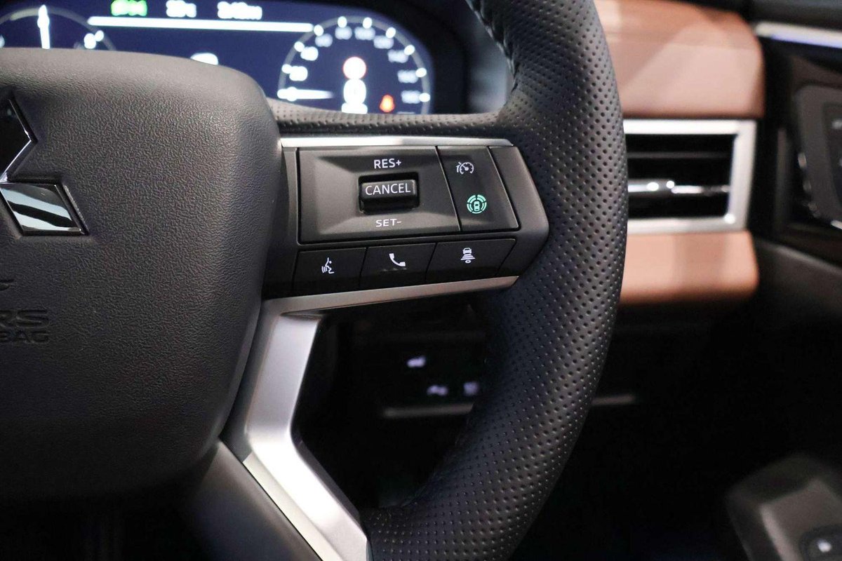 2025 Mitsubishi Outlander PHEV Exceed Tourer ZM MY25 AWD image 18