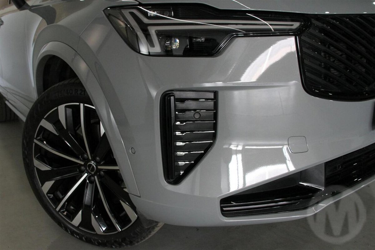 2026 Volvo XC90 Ultra B5 Dark MY26 AWD image 17