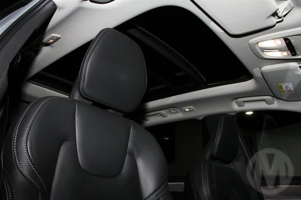 2026 Volvo XC90 Ultra B5 Dark MY26 AWD image 11