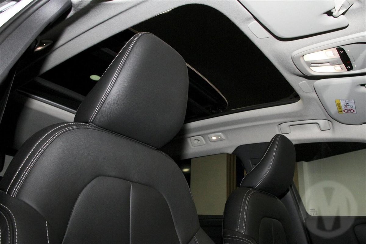 2026 Volvo XC40 Ultra B4 Bright MY26 AWD image 12