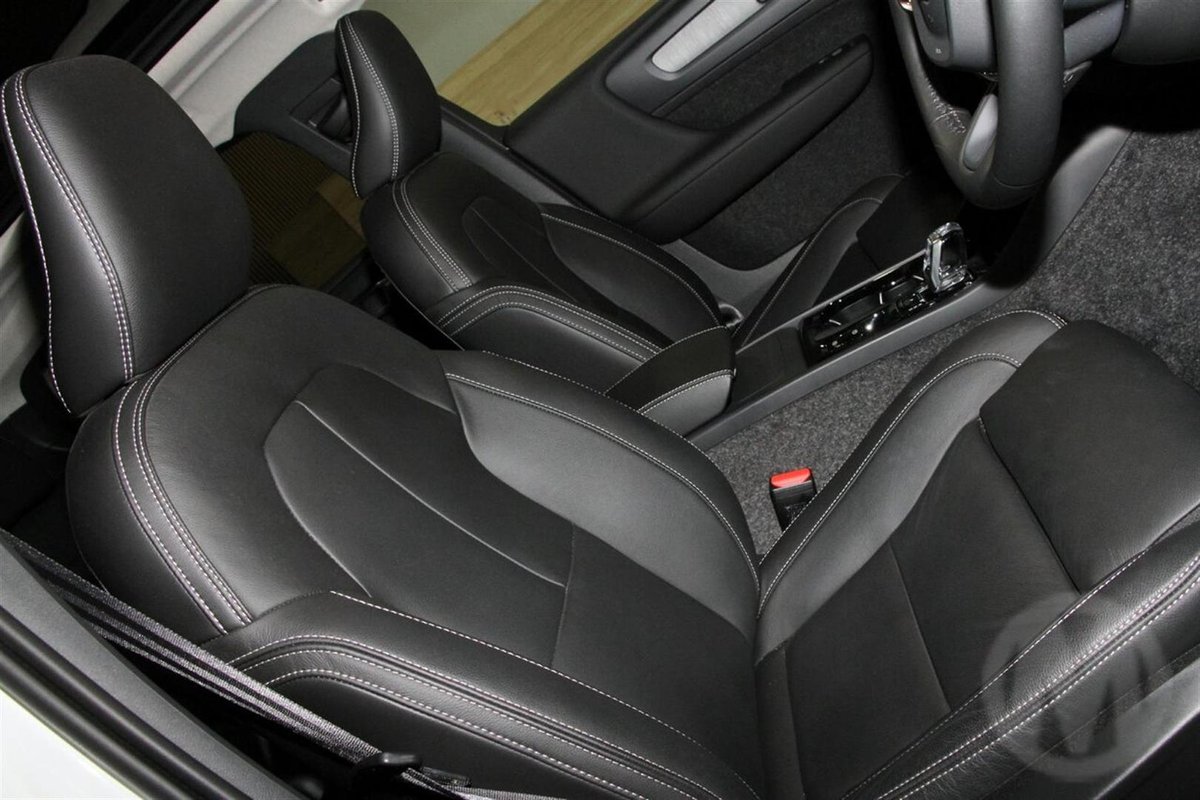 2026 Volvo XC40 Ultra B4 Bright MY26 AWD image 10
