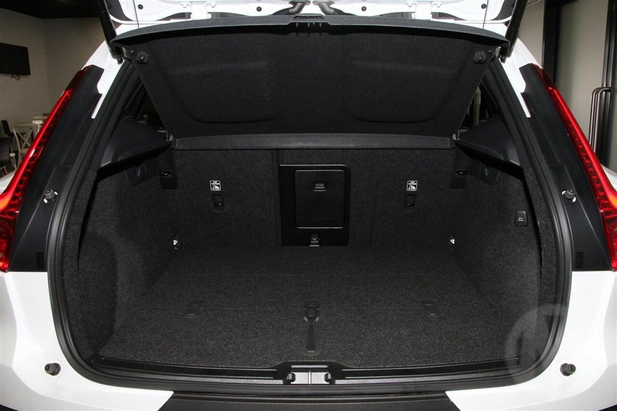 2026 Volvo XC40 Ultra B4 Bright MY26 AWD image 19