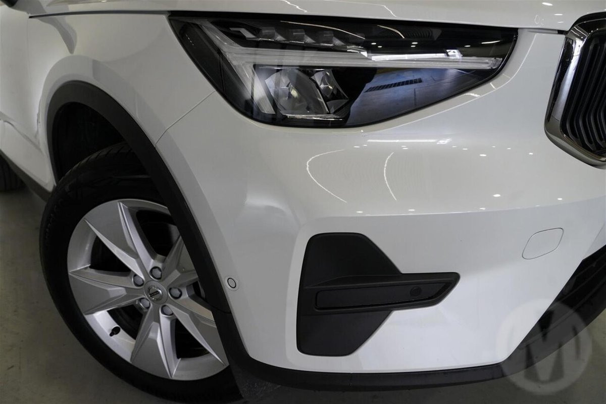 2025 Volvo XC40 Plus B4 MY26 image 4