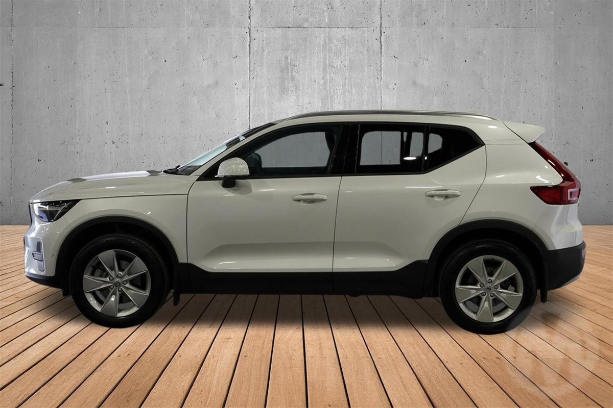 2025 Volvo XC40 Plus B4 MY26 image 5