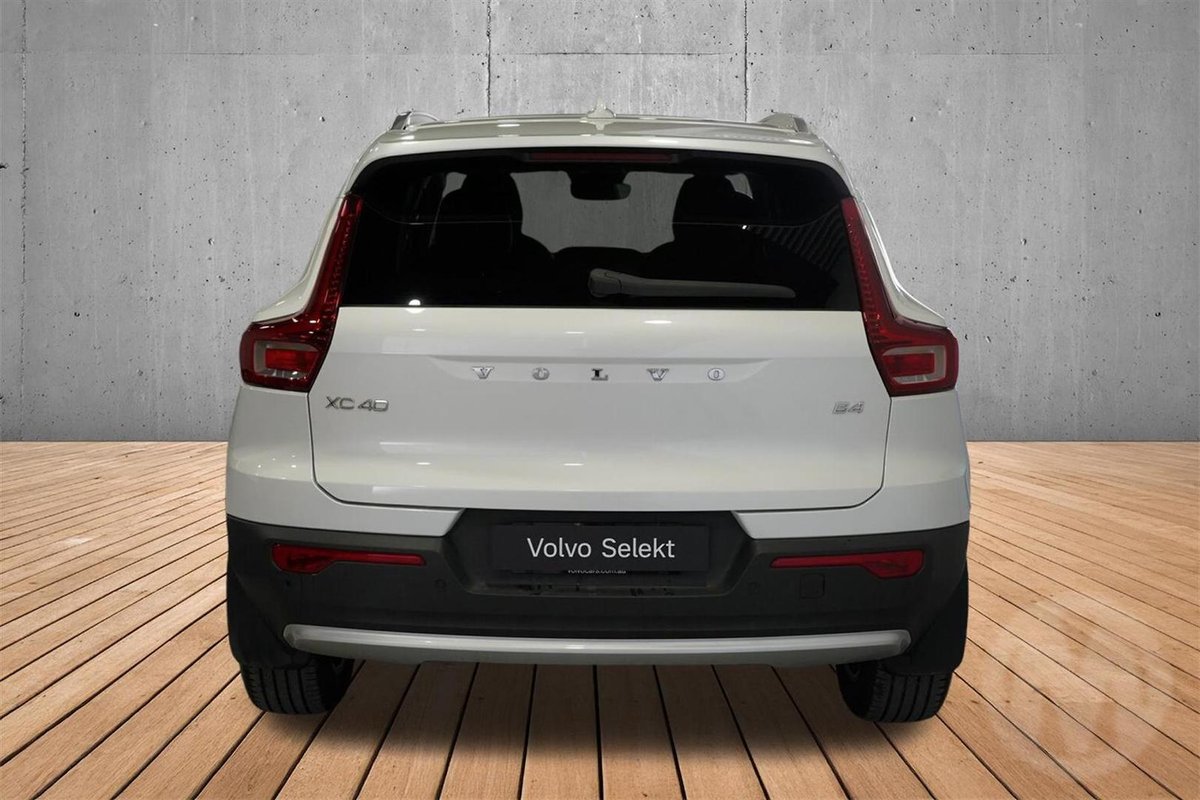 2025 Volvo XC40 Plus B4 MY26 image 6