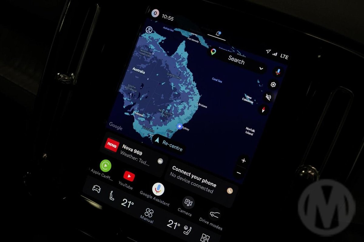 2025 Volvo XC40 Plus B4 MY26 image 13