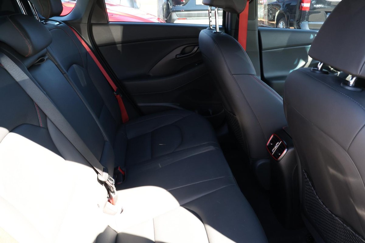 2024 Suzuki Swift image 24