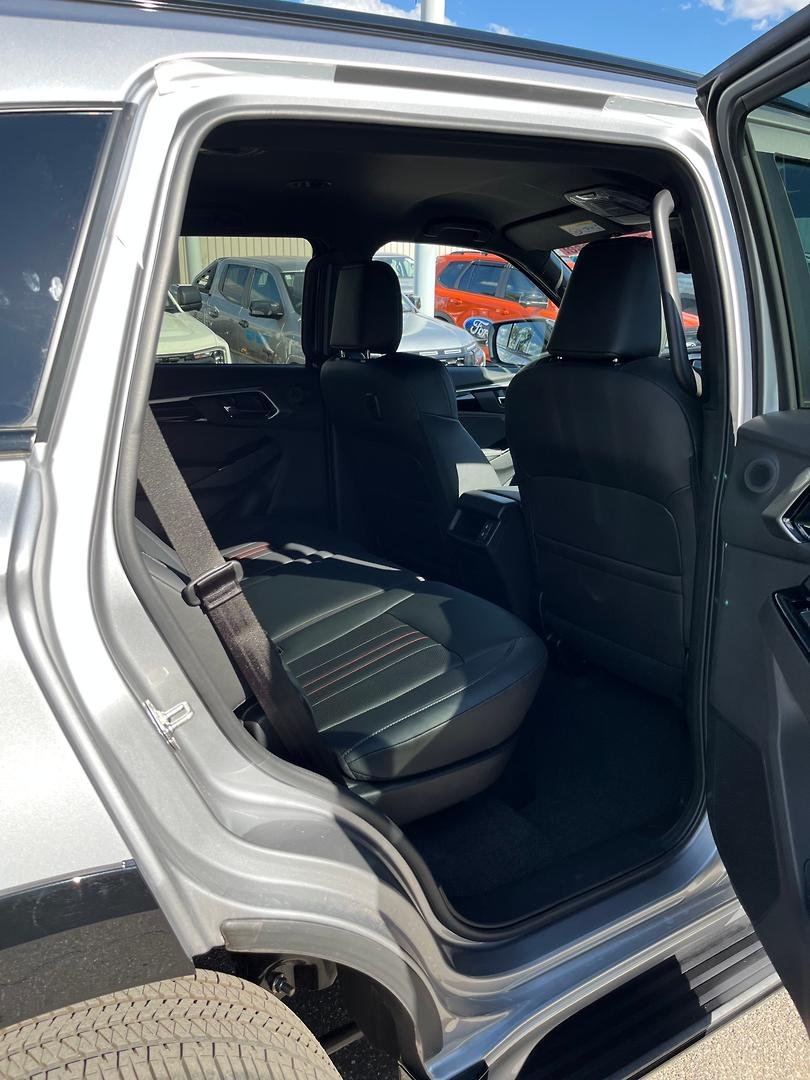 2026 Isuzu MU-X X-TERRAIN MY25.5 4X4 Dual Range image 9
