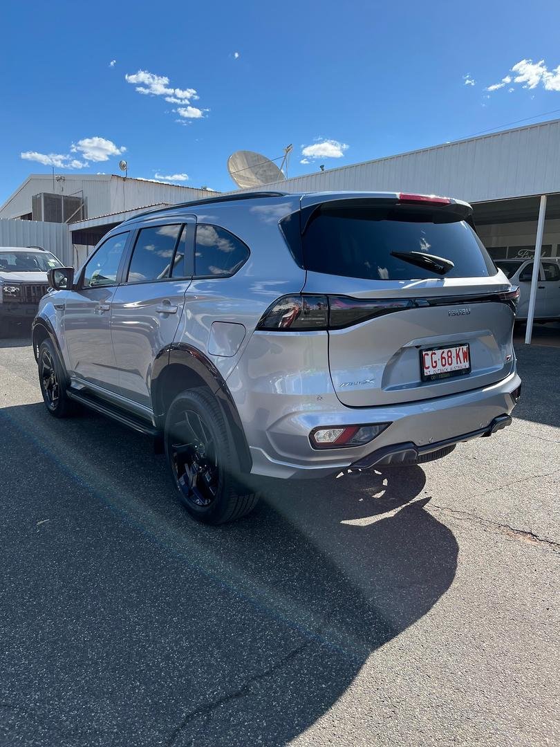 2026 Isuzu MU-X X-TERRAIN MY25.5 4X4 Dual Range image 5