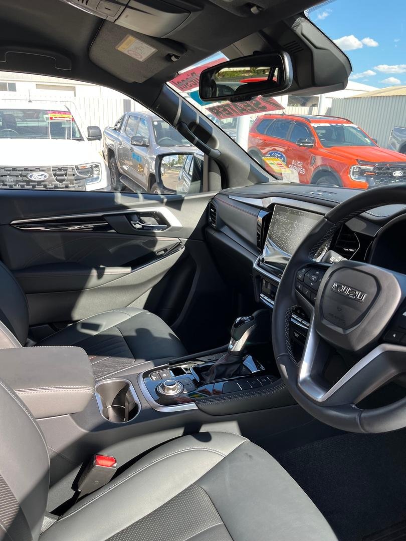 2026 Isuzu MU-X X-TERRAIN MY25.5 4X4 Dual Range image 19