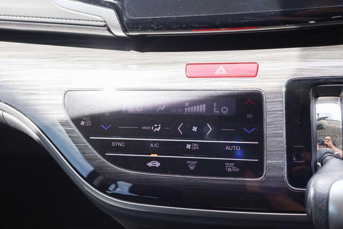 2015 Honda Odyssey VTi-L 5th Gen MY15 image 15