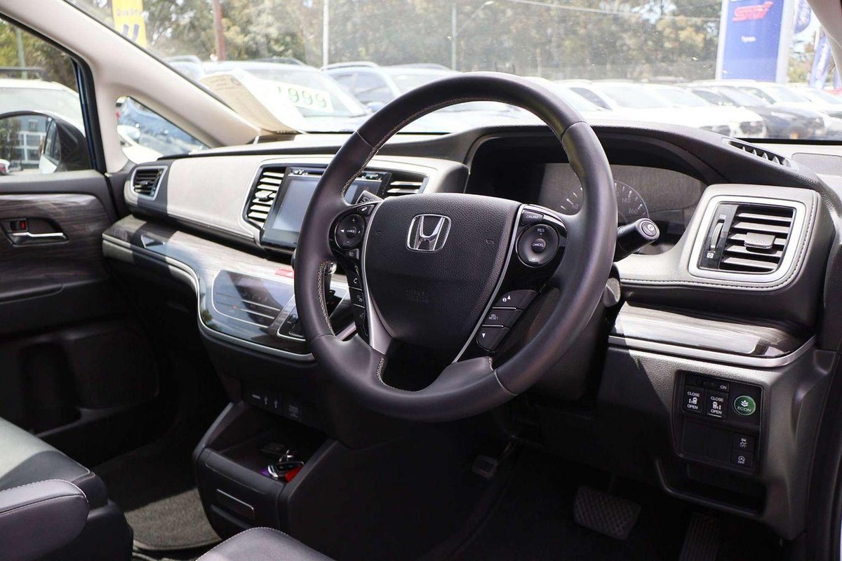2015 Honda Odyssey VTi-L 5th Gen MY15 image 11