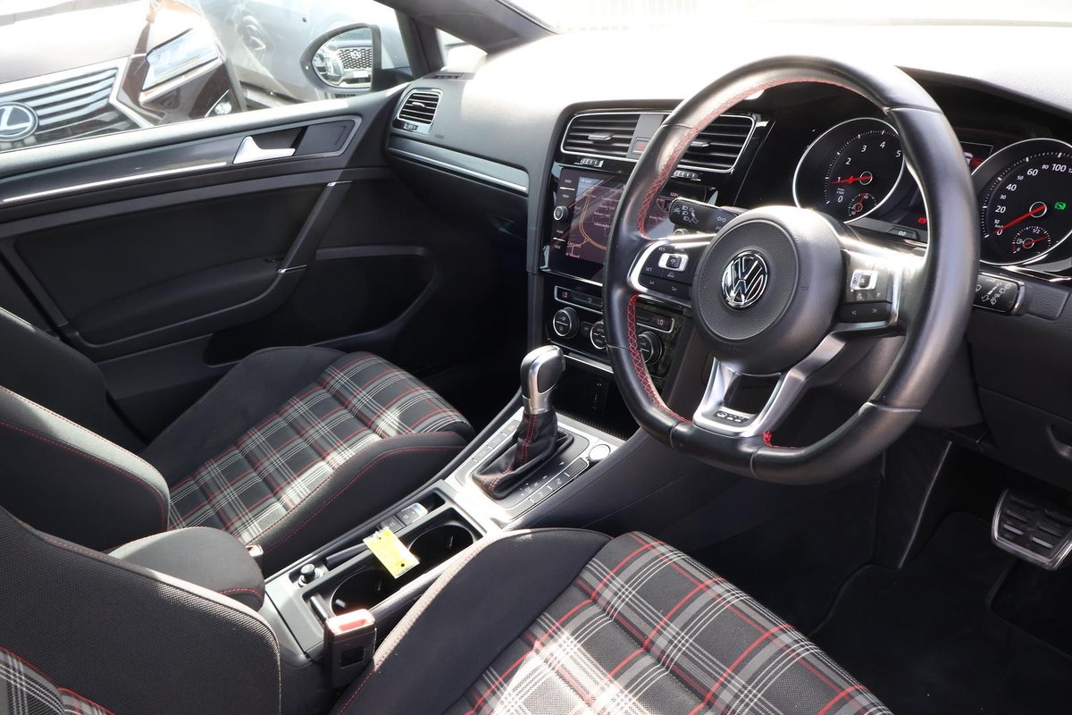 2017 Volkswagen Golf GTI 7.5 MY17 image 15