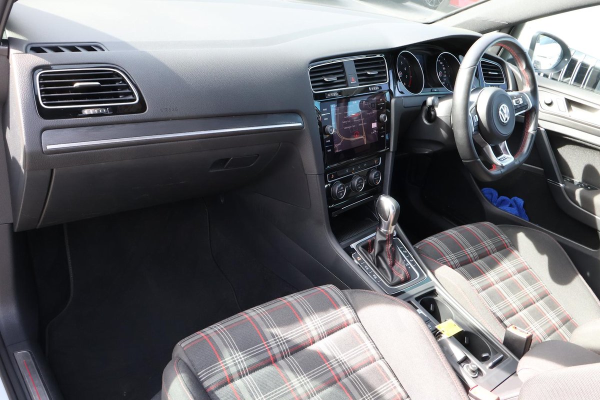 2017 Volkswagen Golf GTI 7.5 MY17 image 17