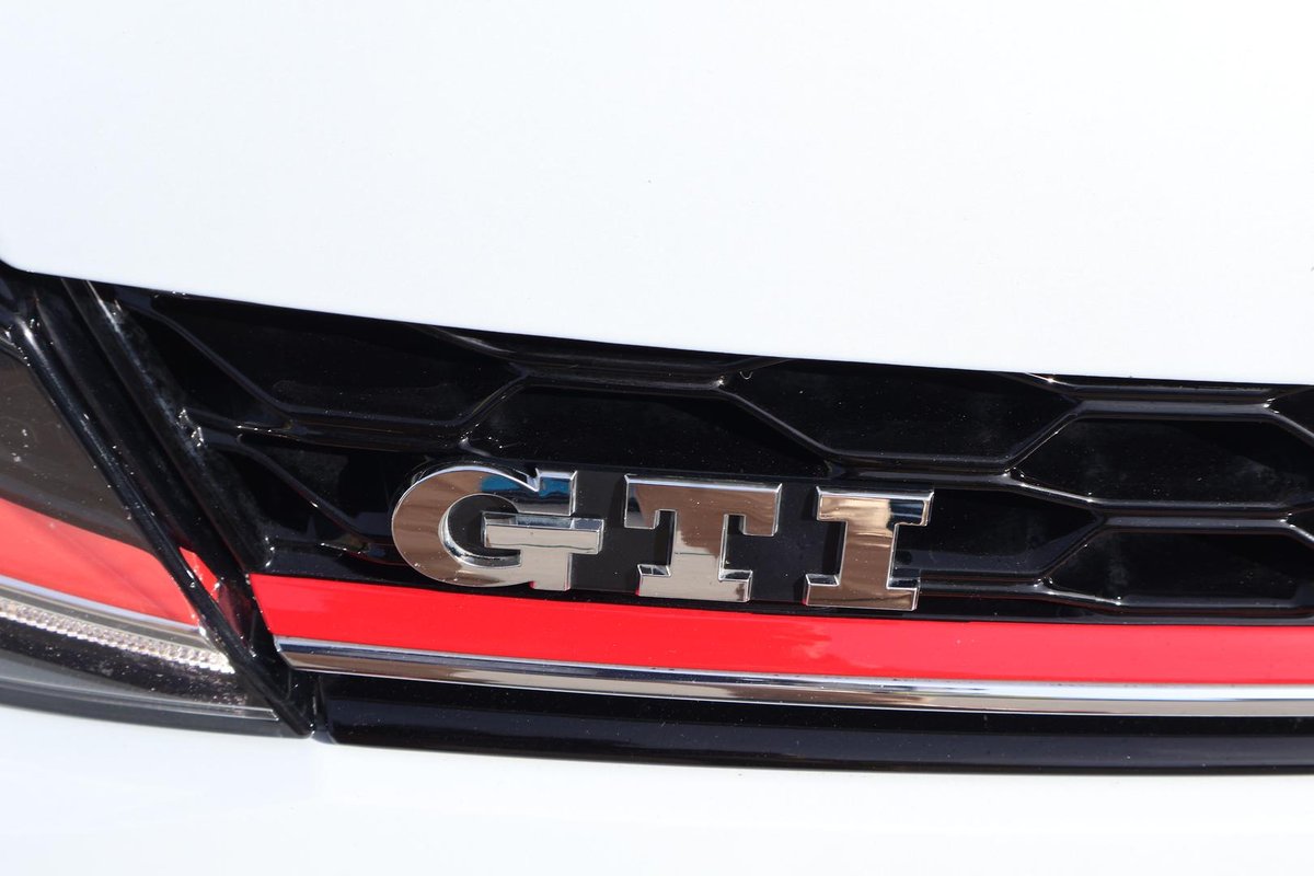 2017 Volkswagen Golf GTI 7.5 MY17 image 11
