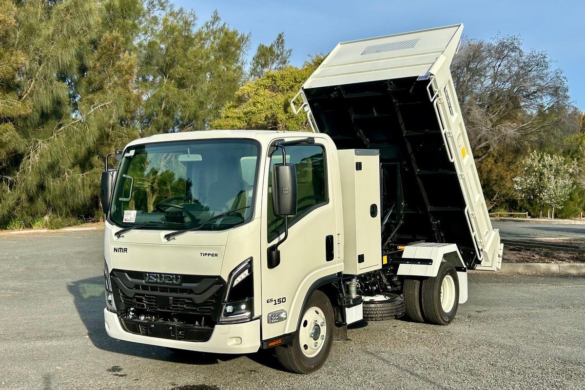 2026 Isuzu N Series NMR 65/45-150 DT D28 Tipper image 12