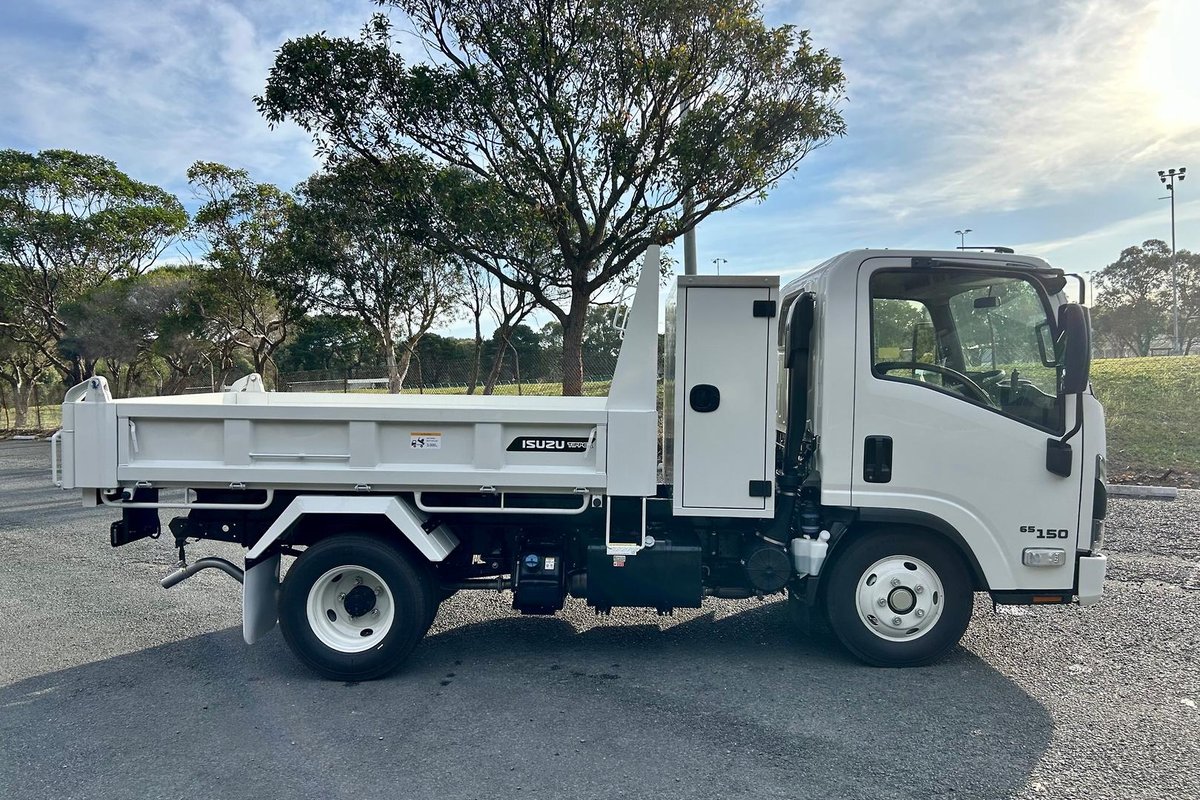 2026 Isuzu N Series NMR 65/45-150 DT D28 Tipper image 7