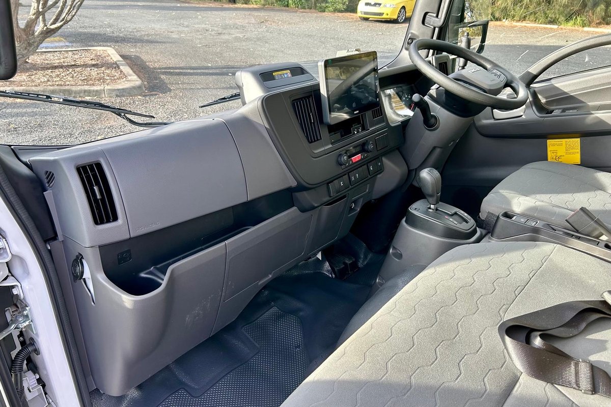2026 Isuzu N Series NMR 65/45-150 DT D28 Tipper image 27